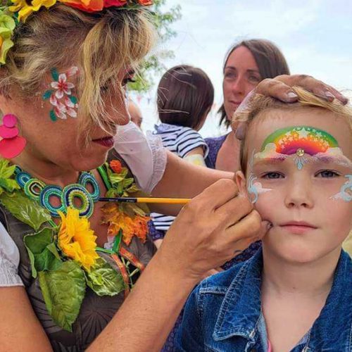 maquillage artistique par les décoiffées du pinceau